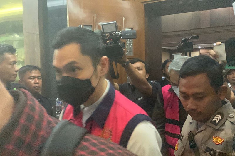 Harvey Moeis Dituntut Bayar Uang Pengganti Rp210 Miliar atau Harta Disita - Bagian 1