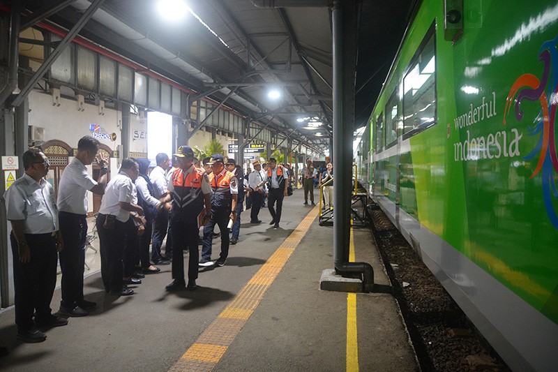 Kesiapan Transportasi Kereta Api Jelang Nataru - Bagian 1