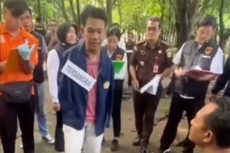 Tampang Agus Difabel Rekonstruksi Kasus Pelecehan Seksual - Bagian 1