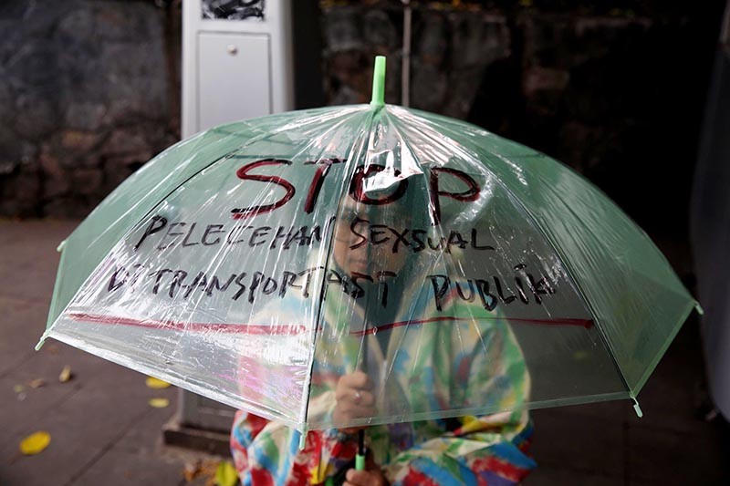 Aksi Teatrikal Stop Pelecehan Seksual di Transportasi Umum - Bagian 1