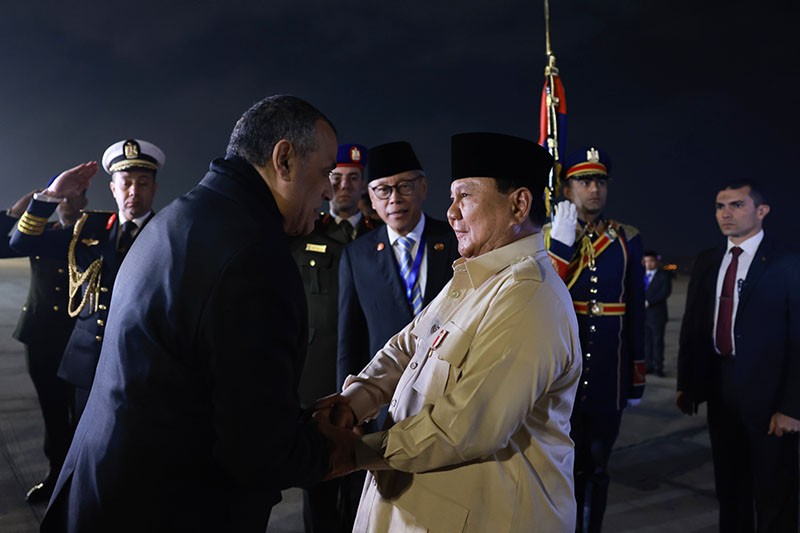 Presiden Prabowo Tiba di Kairo, Disambut Pasukan Jajar Kehormatan - Bagian 2