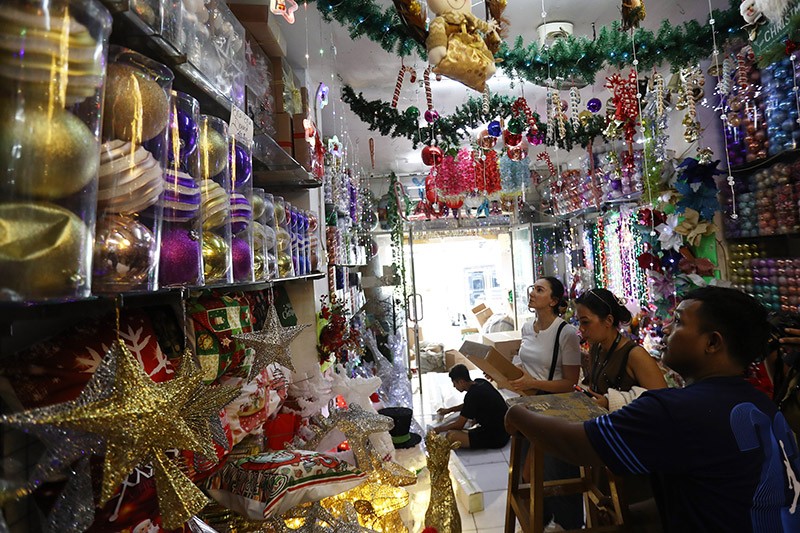 Raup Cuan dari Pernak-pernik Natal - Bagian 1