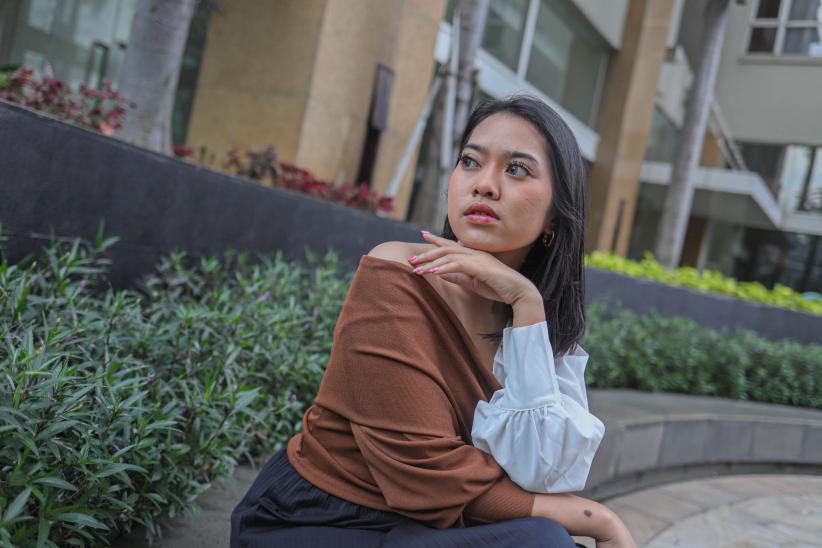 Pose Manisa Llona, Kontestan Indonesian Idol Season XIII Sukses Jadi Guru Musik - Bagian 1