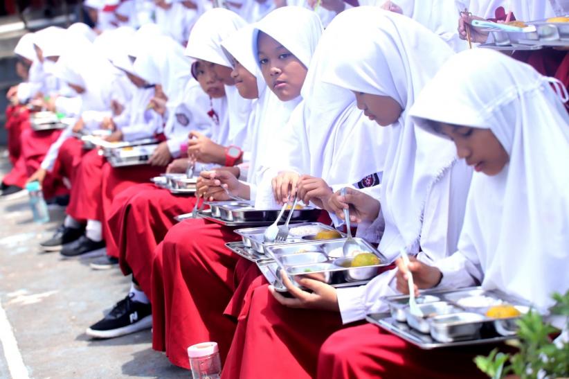 Momen Kompak Siswa Makan Bergizi Gratis   - Bagian 5