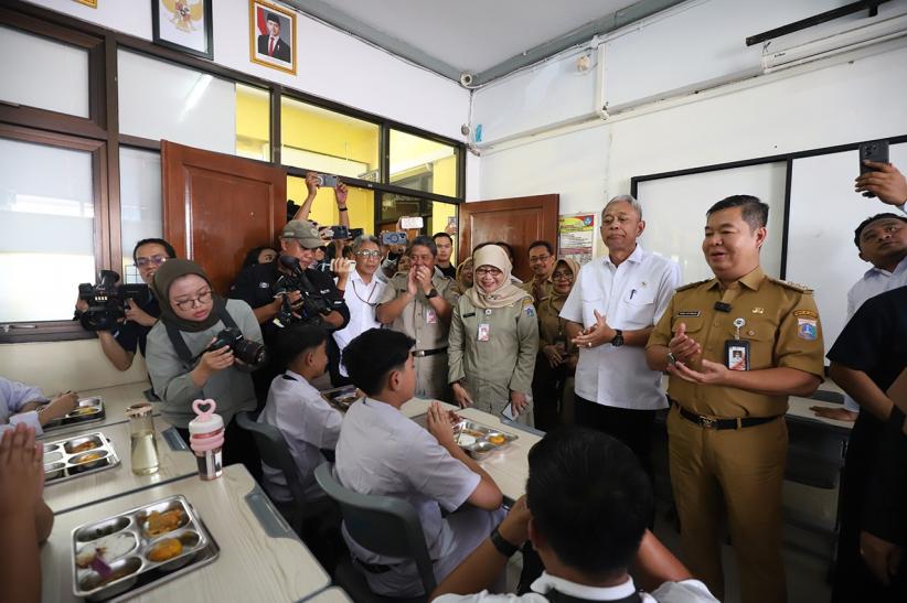 Wamensos Tinjau Pelaksanaan Program Makan Bergizi Gratis - Bagian 4