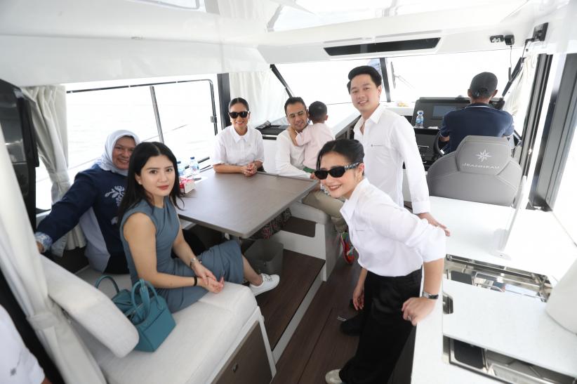 Momen Wamen Ni Luh hingga Raffi Ahmad Naik Kapal Salaya Yacht - Bagian 1