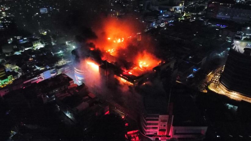 Foto-Foto Kebakaran Glodok Plaza - Bagian 1