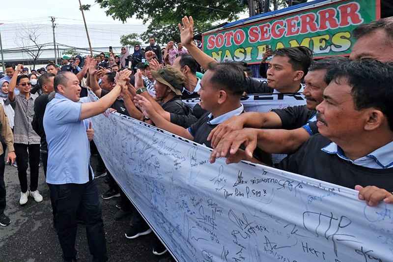 10.000 Tanda Tangan Petisi Buruh Sritex Iringi Rapat Kreditur - Bagian 1