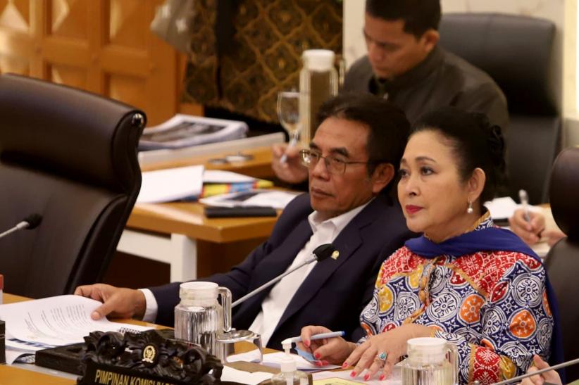 DPR Panggil Menteri KKP Minta Penjelasan Soal Pagar Laut - Bagian 5