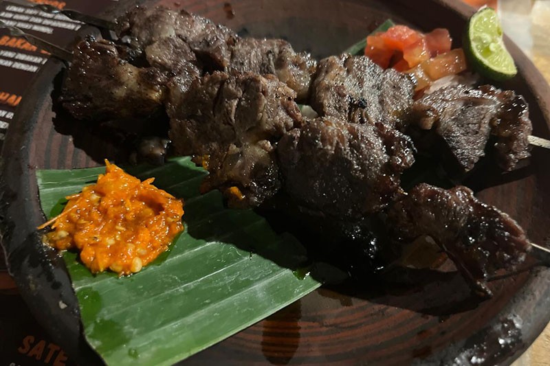 Sensasi Makan Sate Gajah di Sudut Kota Malang - Bagian 1