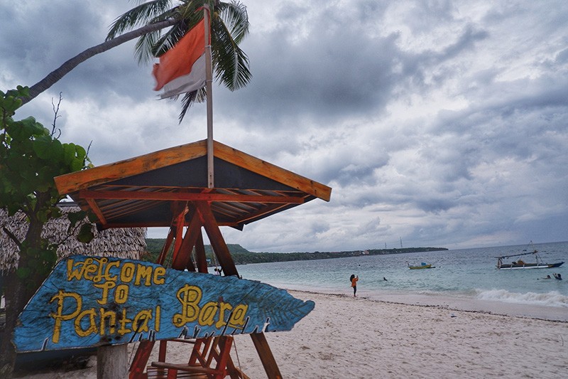 Libur Panjang, Wisatawan Berdatangan ke Pantai Bara Bulukumba - Bagian 2