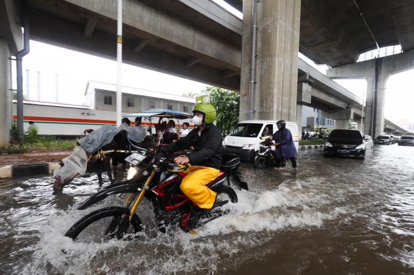 Penampakan Kelapa Gading Jakarta Utara Terendam Banjir - Bagian 3