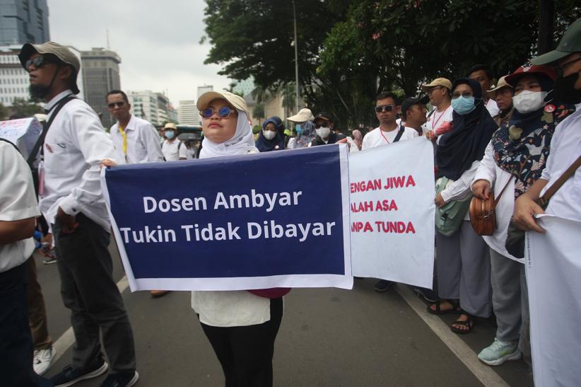 Ratusan Dosen ASN Unjuk Rasa Tuntut Hak Tukin Belum Dibayar Sejak 2020 - Bagian 1