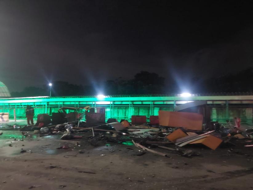 Foto-Foto Kecelakaan Maut di Gerbang Tol Ciawi, Kendaraan Hancur Berkeping-keping - Bagian 5