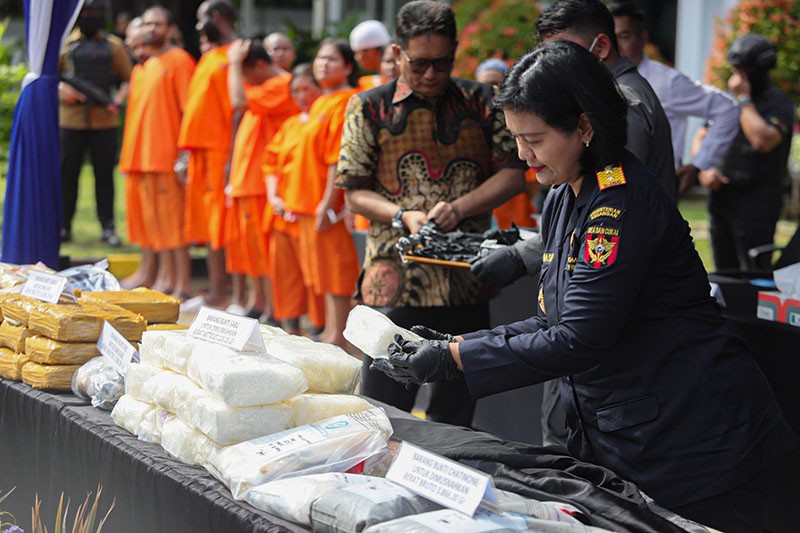 BNN Musnahkan Puluhan Kilogram Barang Bukti Narkotika - Bagian 1