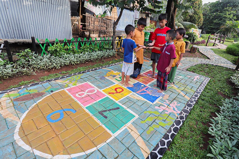 Keseruan Anak-Anak Bermain Permainan Tradisional di Taman Robusta - Bagian 2