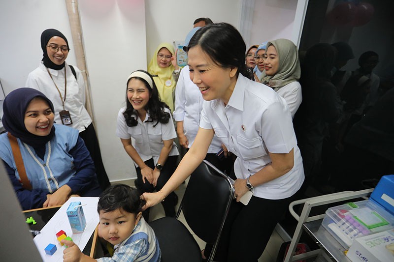 Dua Wamen Kompak ke Puskesmas Pantau Cek Kesehatan Gratis   - Bagian 1