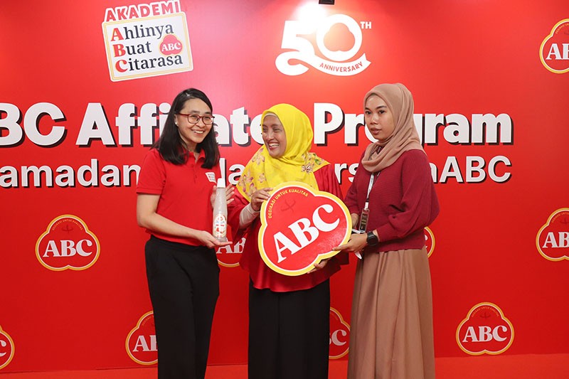 Program Pemberdayaan Para Ibu Melalui Social Commerce - Bagian 1