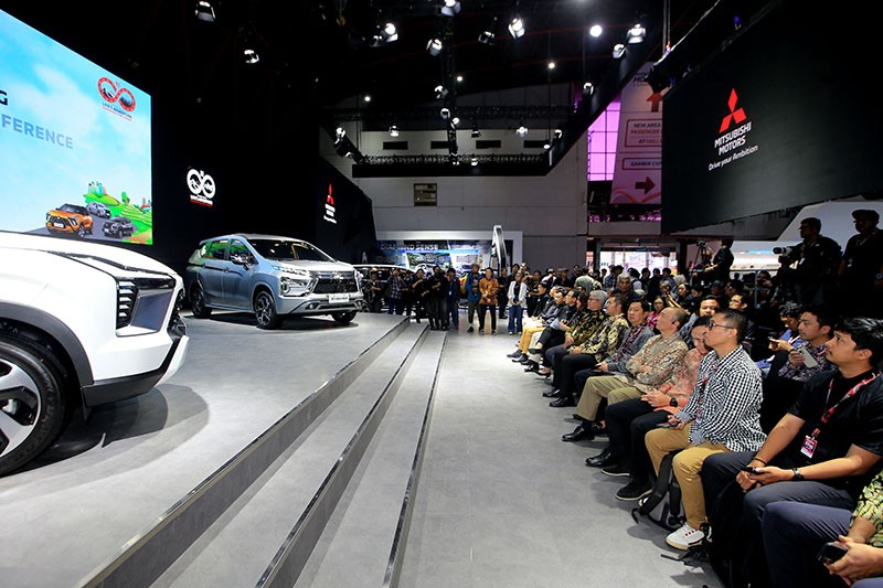 Dua Menteri Jajal Mitsubishi Xforce di IIMS 2025 - Bagian 5