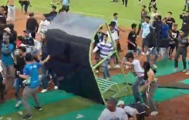 Presiden Persela Siap Terima Sanksi Buntut Ricuh Suporter saat Lawan Persijap