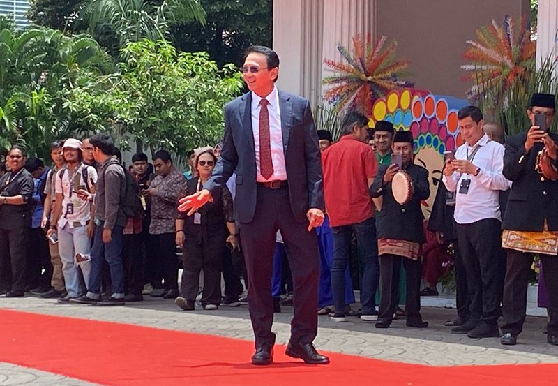 Kompak, Begini Gaya Ahok dan Anies Ikut Sambut Pram-Doel di Balai Kota Jakarta - Bagian 2