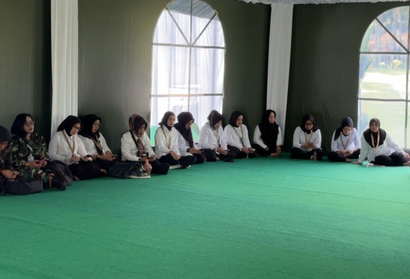 Awali Hari Ketiga Retret di Akmil, Kepala Daerah Khidmat Jalani Ibadah - Bagian 4