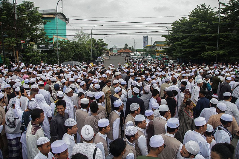 Ribuan Orang Ikuti Puncak Ziarah Kubro Jelang Bulan Ramadan 1446 H - Bagian 1