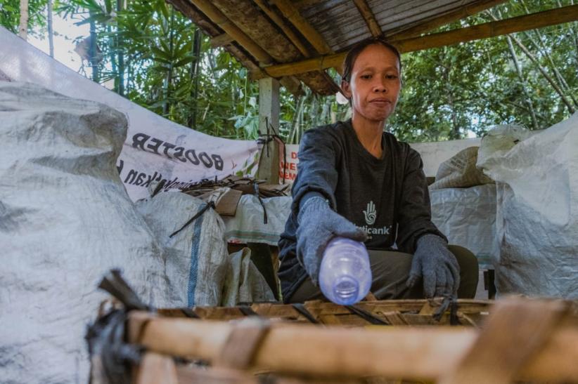 Teknologi Blockchain Bantu Pemulung Terima CSR - Bagian 2