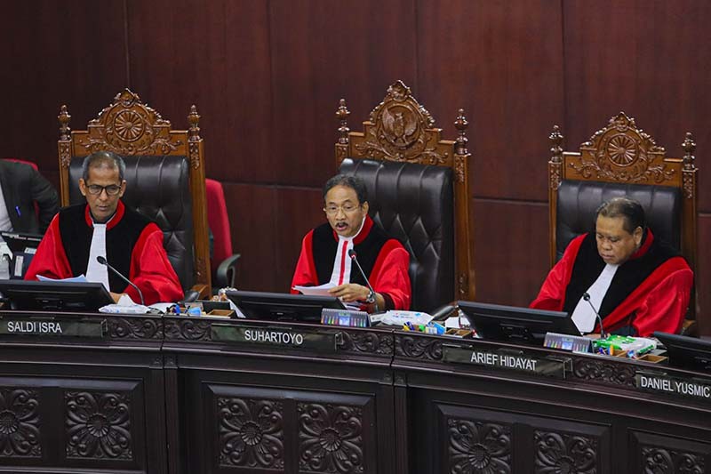 Suasana Sidang Putusan Akhir 40 Perkara Sengketa Pilkada 2024 di MK  - Bagian 1