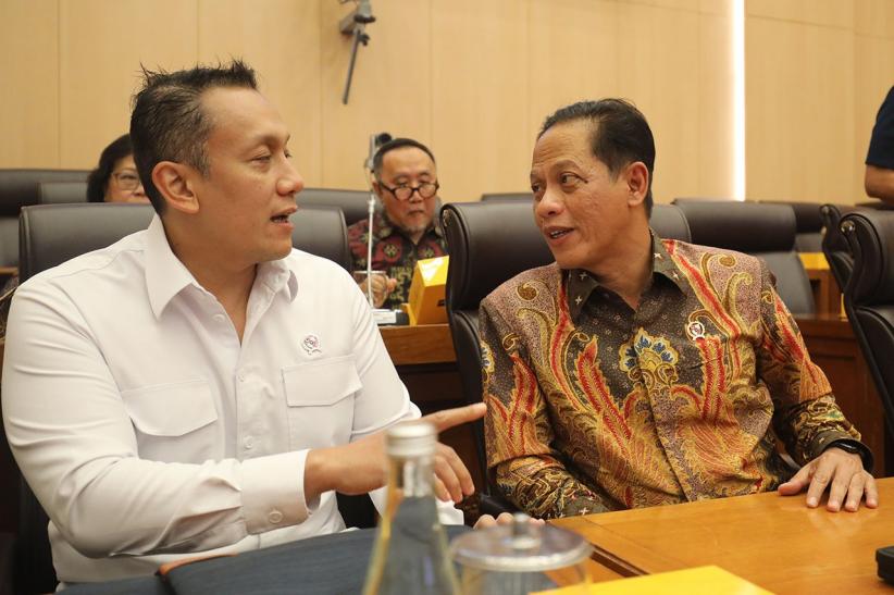 DPR bersama Menteri Lingkungan Hidup Bahas Strategi Pengelolaan Sampah Berkelanjutan - Bagian 1
