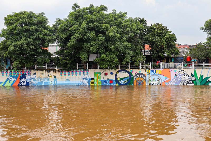 Jakarta Banjir, Wagub Rano Karno Cek Sodetan Kali Ciliwung - Bagian 6