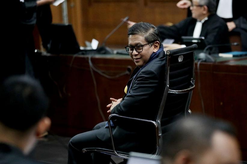 Hasto Didakwa Menghalangi Penyidikan Kasus Harun Masiku - Bagian 5