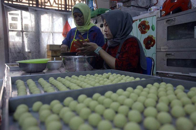 Melihat Produksi Kue Kering hingga Dijual Live di Media Sosial - Bagian 3