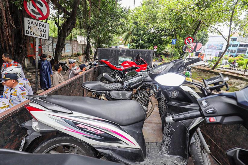 12 Motor Diangkut ke Truk Dishub Gegara Parkir Liar di Gandaria City dan Pondok Indah - Bagian 3