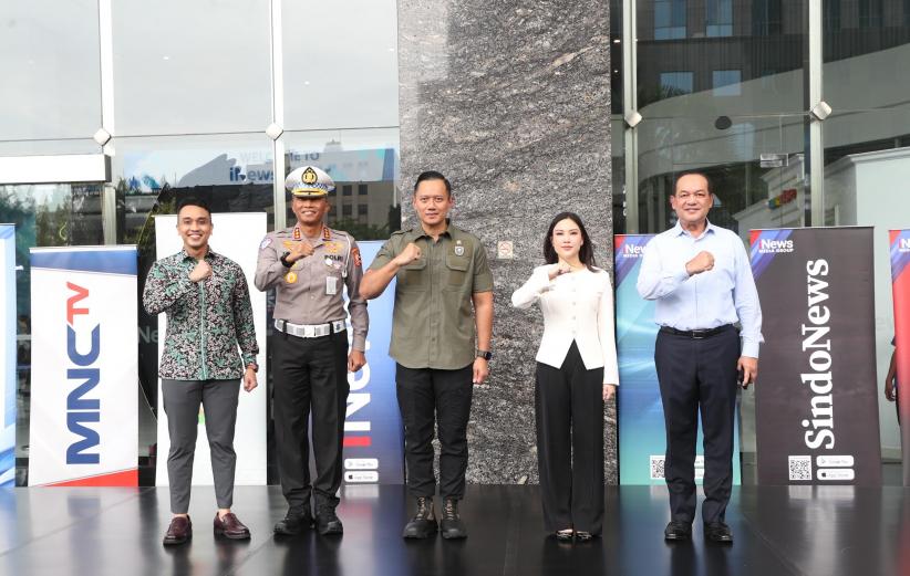 Menteri AHY Didampingi Angela Tanoesoedibjo Lepas Tim Liputan Mudik iNews Media Group - Bagian 7