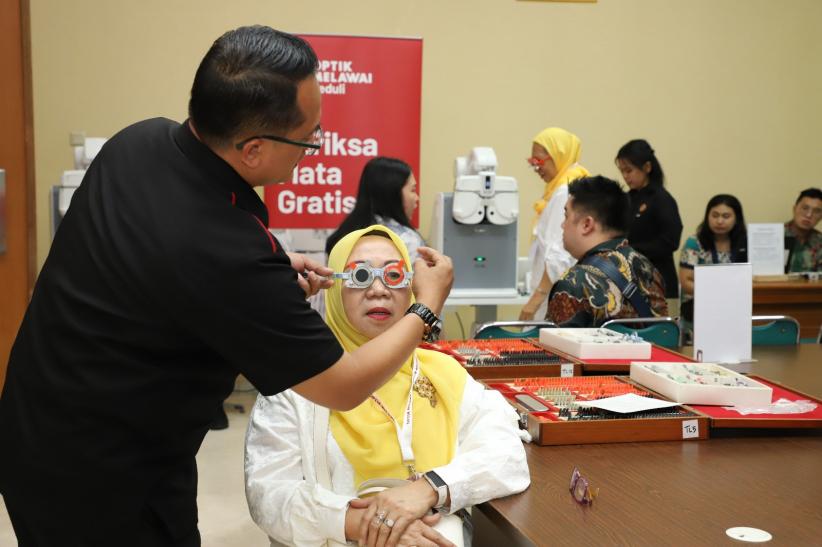 Donasi 1.500 Kacamata untuk Warga Jakarta Pusat - Bagian 4