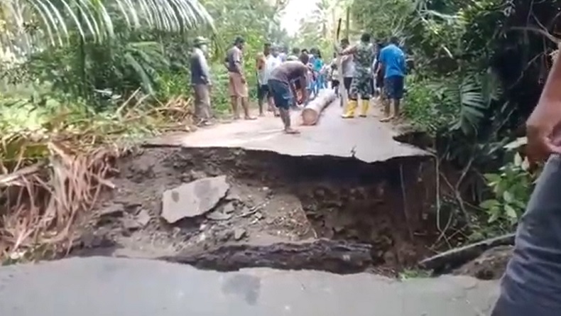Jembatan Amblas, Akses Mudik Lebaran di Seram Bagian Barat Maluku Terputus
