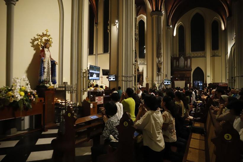 Paus Fransiskus Meninggal, Begini Suasana Haru Menyelimuti Gereja Katedral - Bagian 5