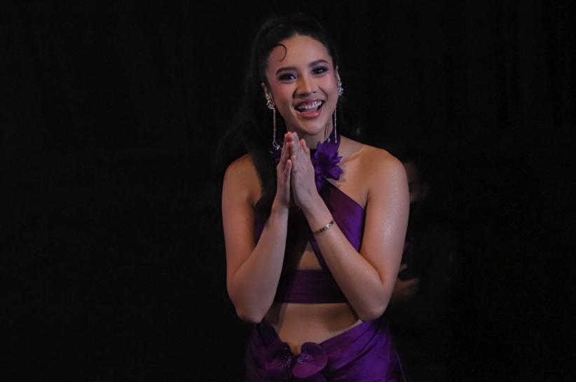 Anya Geraldine Jadi Biduan, Siap Goyang Penonton Mendadak Dangdut - Bagian 1