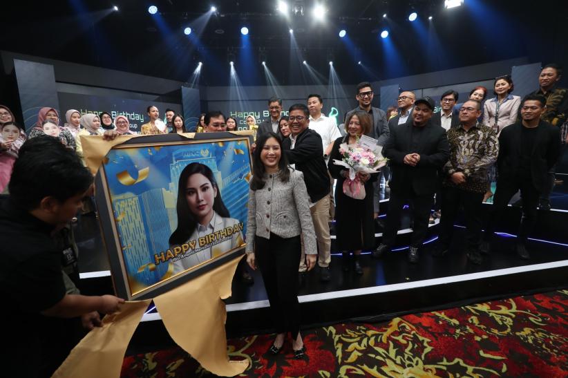 iNews Media Group Berikan Kejutan Ulang Tahun ke-38 untuk Angela Tanoesoedibjo - Bagian 1