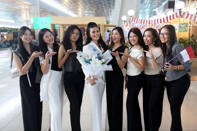 Momen Miss Indonesia Monica Kezia Berangkat ke Ajang Bergengsi Miss World 2025 - Bagian 5