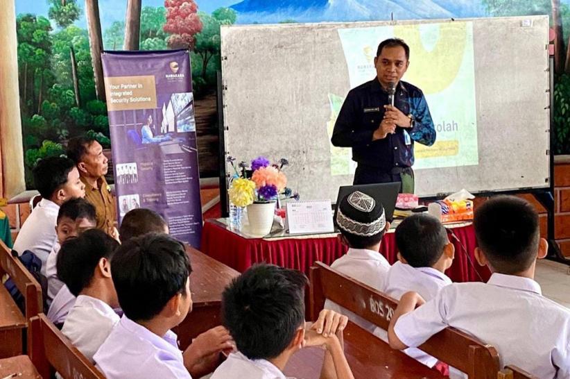 Peringati Hardiknas, Edukasi Keamanan dan Lingkungan Diberikan ke Siswa SD di Enam Kota - Bagian 1