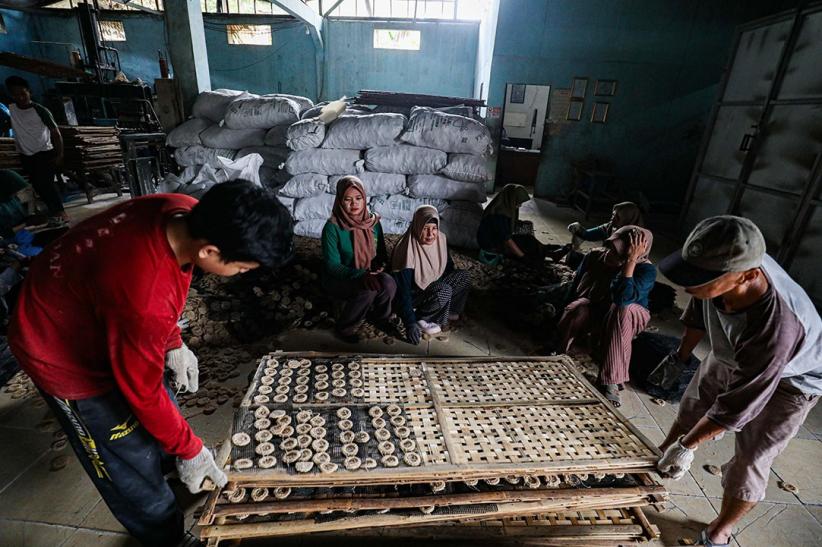 Lesu, Penyaluran Kredit UMKM Hanya Tumbuh 1,7 Persen - Bagian 1