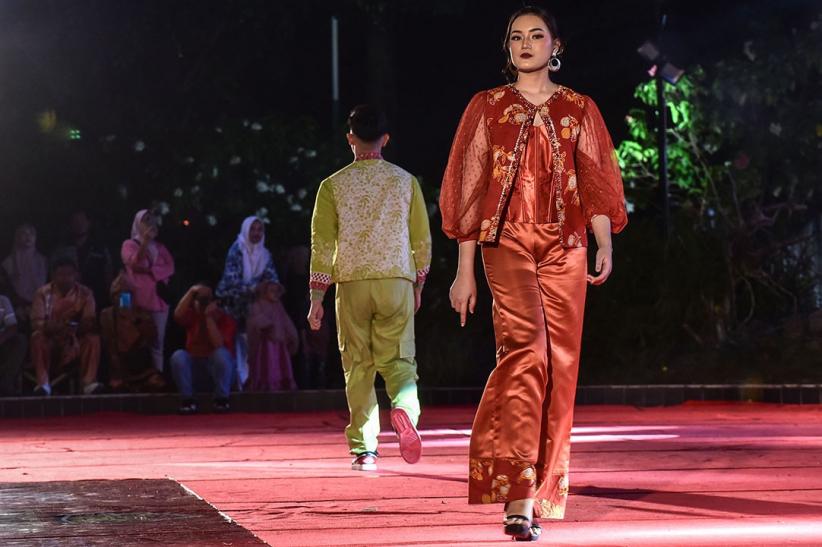 Potret Peragaan Busana Wastra Sumatera Selatan - Bagian 2