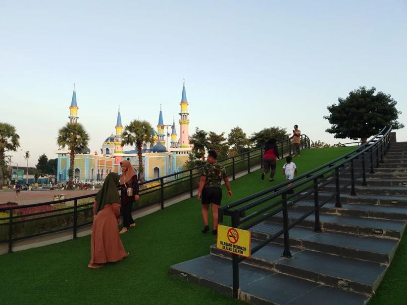 Alun-Alun Tuban Jadi Destinasi Wisata Favorit Pasca Renovasi - Bagian 1