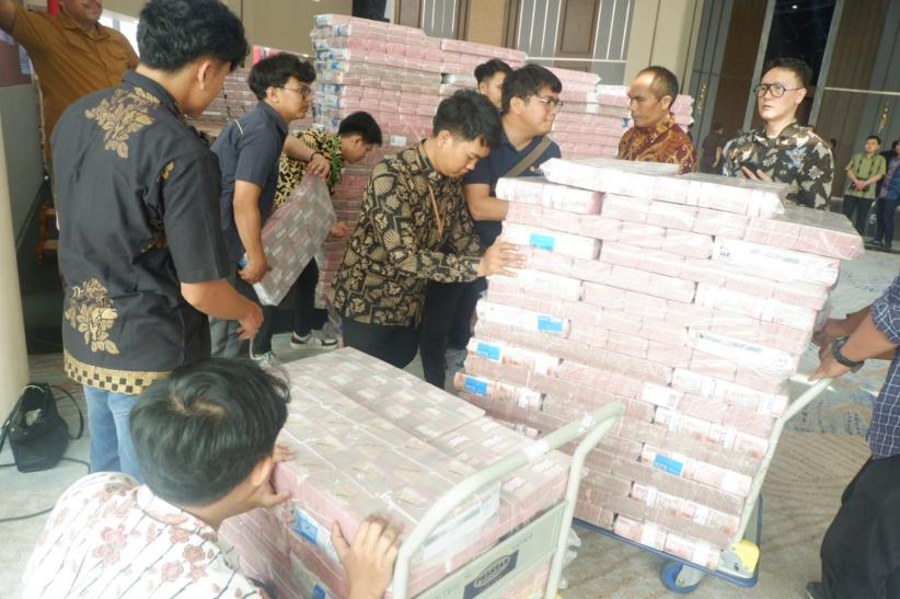 Penampakan Uang Rp11 Triliun Disita Kejagung dari 5 Terdakwa Kasus Korupsi CPO   - Bagian 4