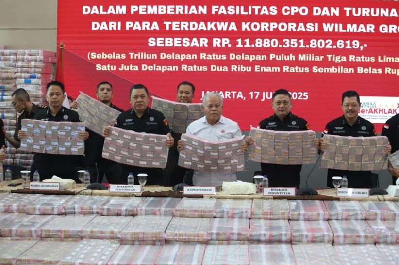 Penampakan Uang Rp11 Triliun Disita Kejagung dari 5 Terdakwa Kasus Korupsi CPO   - Bagian 2