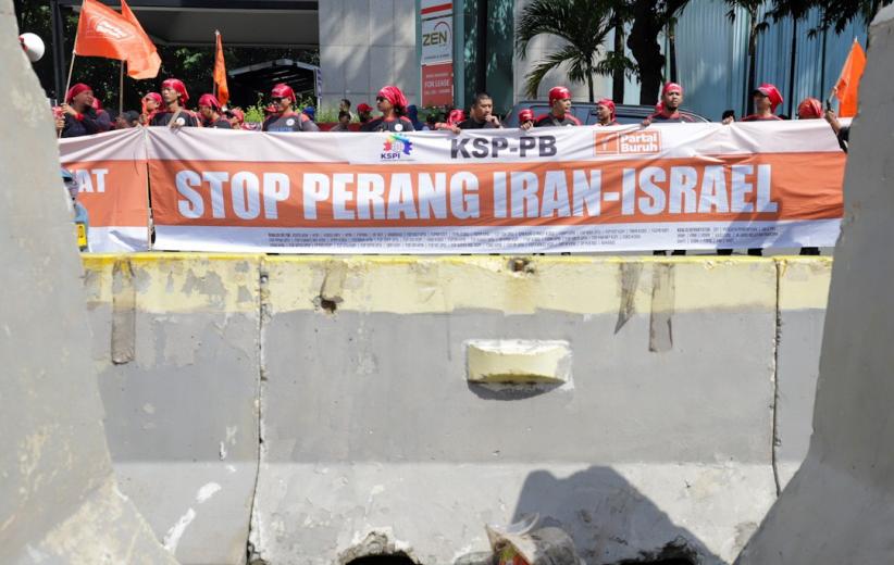 Ratusan Buruh Geruduk Kantor PBB di Jakarta, Desak Hentikan Perang Iran-Israel - Bagian 1