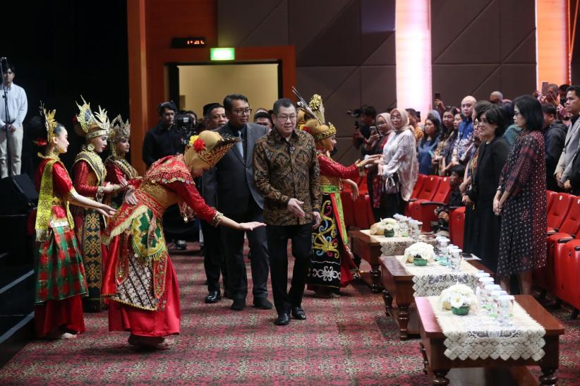 Foto-Foto Wisuda ke-3 MNC University  - Bagian 6