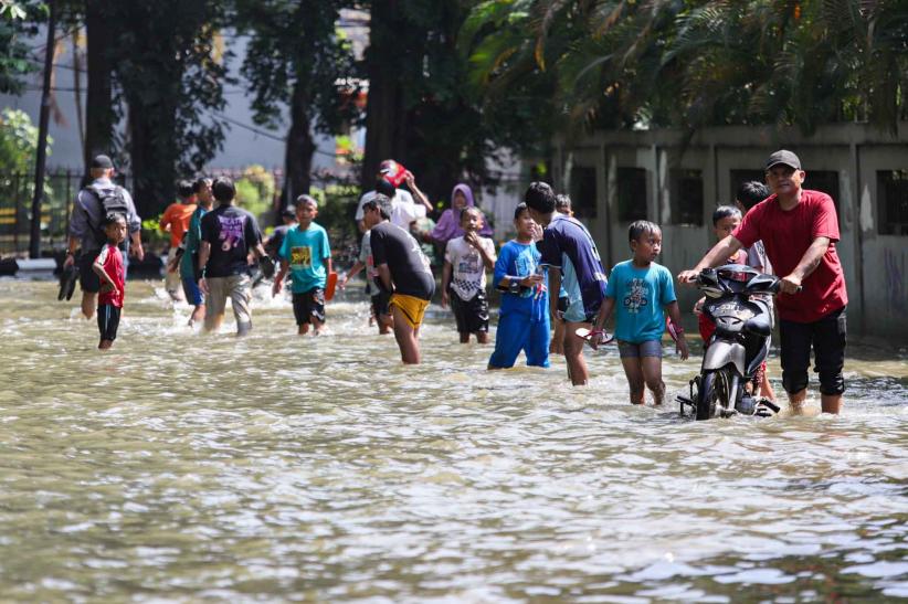 Penampakan Kampung Makasar Jaktim Terendam Banjir - Bagian 3